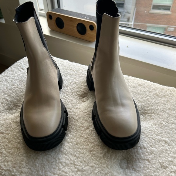 ZARA Chunky Slip-on Boot - Picture 2 of 5